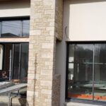 L.S.Renov pose de pierre de parement sur barbecue